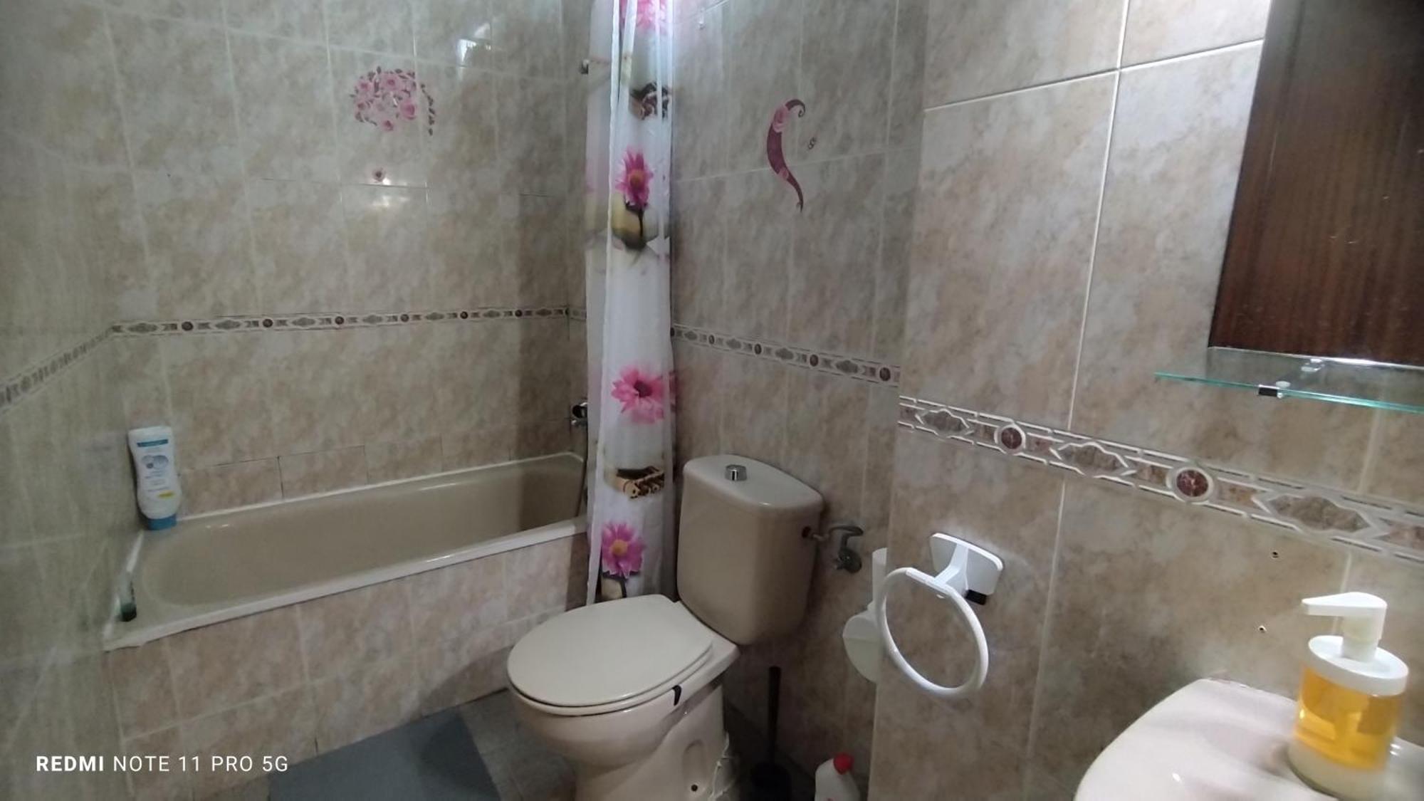 Los Cristianos Centro, Room With A Private Bathroom In Shared Apartment Arona  Εξωτερικό φωτογραφία